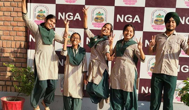CBSE12वीं में निर्मल आश्रम संस्थानों का शानदार प्रदर्शन |Click कर पढ़िये पूरी News