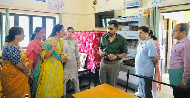 Dehradun News.. नारी निकेतन और बाल सुधार गृह पहुंचे DM|Click कर पढ़िये पूरी News
