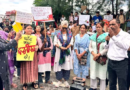 दिल्ली लाठीचार्ज के विरोध में Doon में प्रदर्शन |Click कर पढ़िये पूरी News