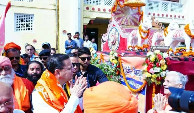 टपकेश्वर महादेव की शोभायात्रा में शामिल हुए CM|Click कर पढ़िये पूरी News
