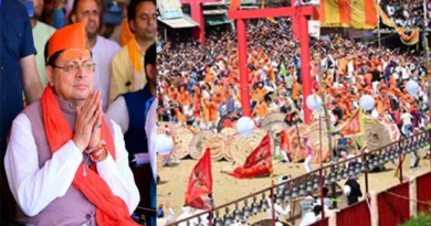 Uttarakhand News…देवीधुरा में उत्साह से खेली गई पारंपरिक बग्वाल |Click कर पढ़िये पूरी News