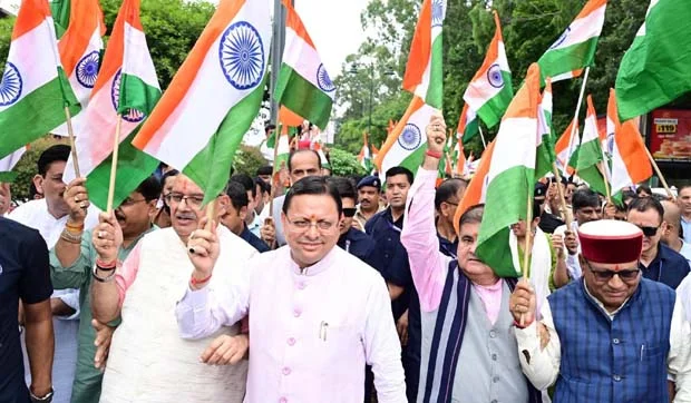 Dehradun News…भारतीयों के स्वाभिमान का प्रतीक है तिरंगा ध्वजः धामी|Click कर पढ़िये पूरी News