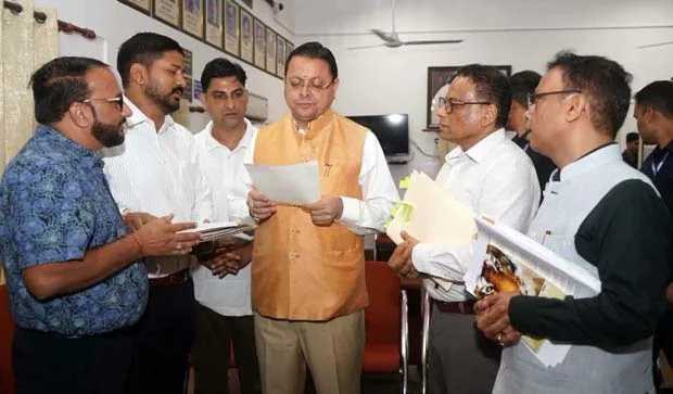 Dehradun News…कार्मिक संगठनों ने CM को बताई अपनी समस्याएं|Click कर पढ़िये News