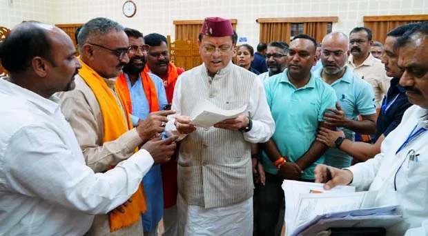 Dehradun News…CM को  बताई अपनी समस्याएं |Click कर पढ़िये पूरी News