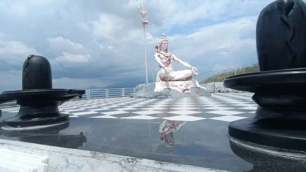 मटोगी गांव के महादेव मंदिर में जब ठहर जाता है  ” मन ” |Click कर पढ़िये पूरी News