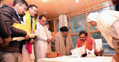 Uttarkashi News…गंगोत्री धाम में सुधारें व्यवस्थाएं: मुख्य सचिव |Click कर पढ़िये पूरी News