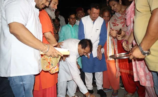 Rishikesh Samachar…. हरिपुर कला में सड़क निर्माण का भूमि पूजन |गीता जोशी की Report