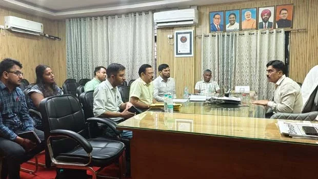 Uttarakhand News..त्रिवेणीघाट, आस्था पथ और चंद्रभागा पुल की कार्ययोजना पर चर्चा |Click कर पढ़िये पूरी News