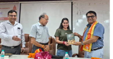बुढ़ापे की कड़वी सच्चाई और मानसिक बदलावों का दर्पण ” एजिंग माइंड्स: नेविगेटिंग मेंटल हेल्थ इन लेटर लाइफ ” |Click कर पढ़िये पूरी News