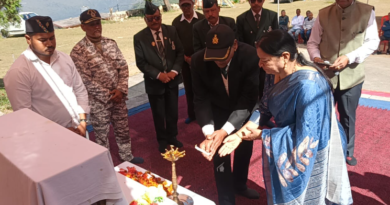Pauri News….शौर्य चक्र विजेता शहीद मनीष पटवाल की 14वीं पुण्यतिथि पर गूंजे ‘अमर रहे’ के नारे, नम आंखों से दी गई श्रद्धांजलि|जगमोहन डांगी की Report