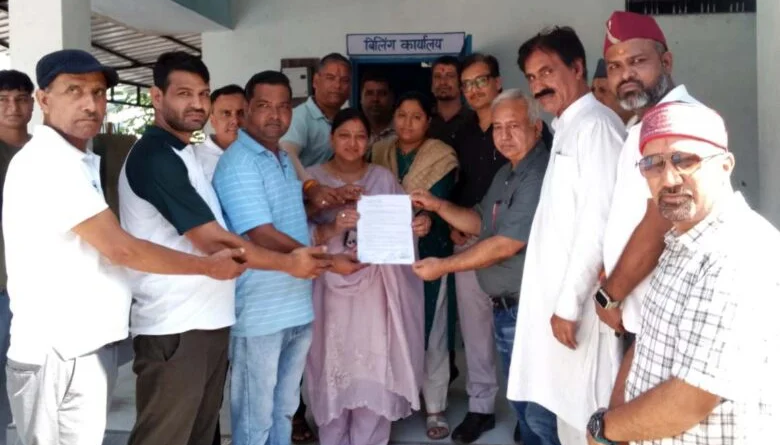 Uttarakhand News…पेयजल बिलों में अनियमितता पर भड़के क्षेत्रवासी |Click कर पढ़िये पूरी News