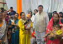 Uttarakhand Samachar….आंगन मिलन में बच्चों संग बैठे धामी, बांटीं पोषण किट |Click कर पढ़िये पूरी News