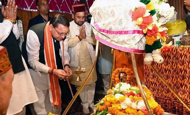 Uttarakhand News…PM के लिए धामी ने की बाबा विश्वनाथ की पूजा |